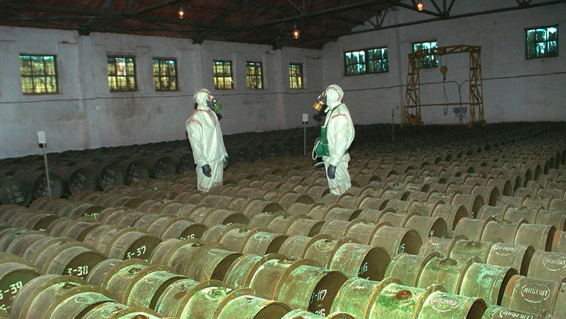 Russian troops at a chemical weapons storage facility in Gorny, 100 miles south of Saratov, Russia, in May 2000.